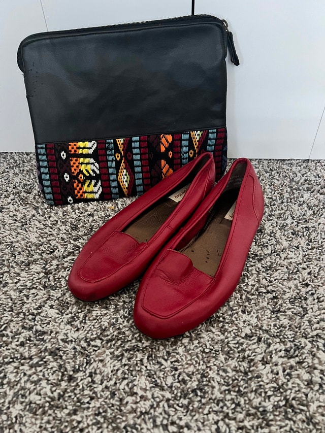 Vintage shoes & modern handbag