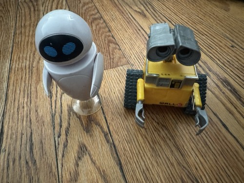 Disney Walle And Eve Figures