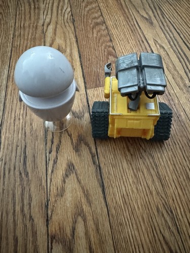 Disney Walle And Eve Figures - photo 3