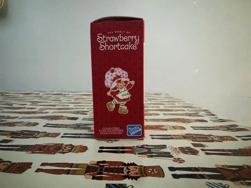 The World Of Strawberry Shortcake Small Figure Collectible - photo 5