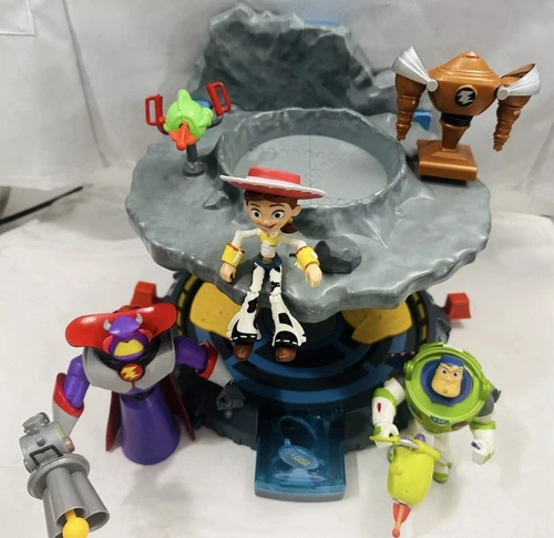Disney/Pixar Toy Story Zurg Lair Playset - 2020 - photo 2