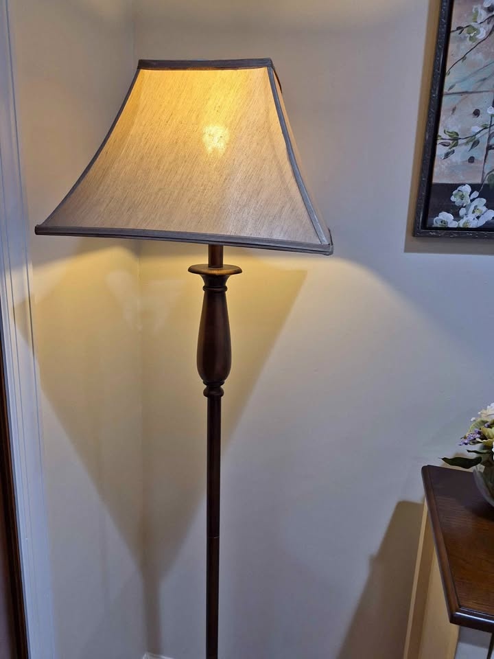 Floor Lamps, End Tables, & Coffee Table