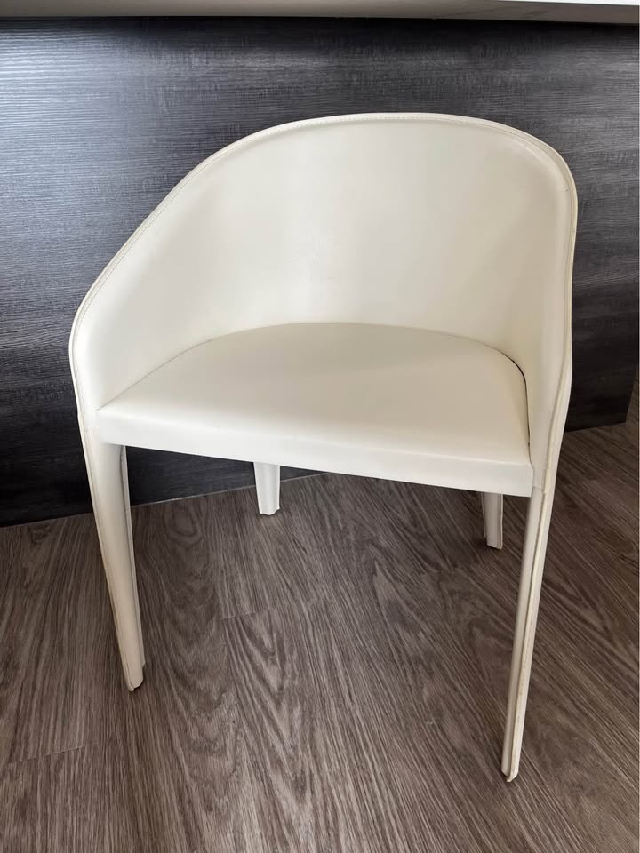 4 White Leather Dining Chairs - photo 3
