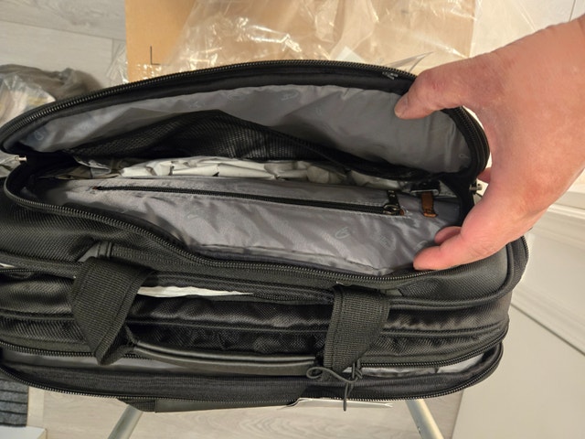 Gino Ferrari Loxo Titanium 16" Laptop Bag - New - photo 5