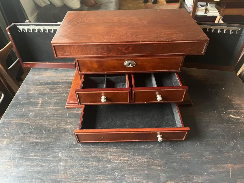Wooden Jewellery Box - photo 2