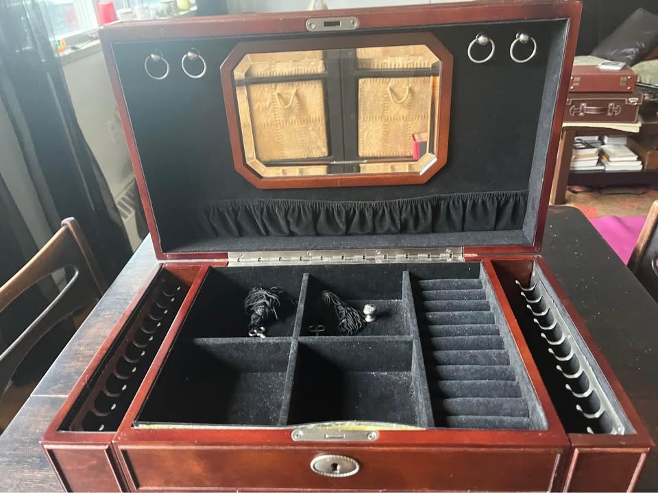 Wooden Jewellery Box - photo 3