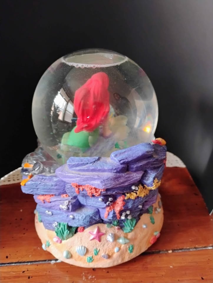 Disney Little Mermaid Under the Sea Snow Globe -cash only- - photo 4