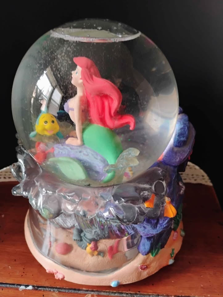 Disney Little Mermaid Under the Sea Snow Globe -cash only- - photo 5