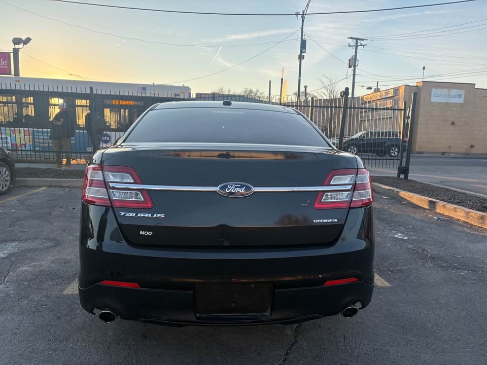 2014 Ford Taurus SE Sedan 4D - photo 3