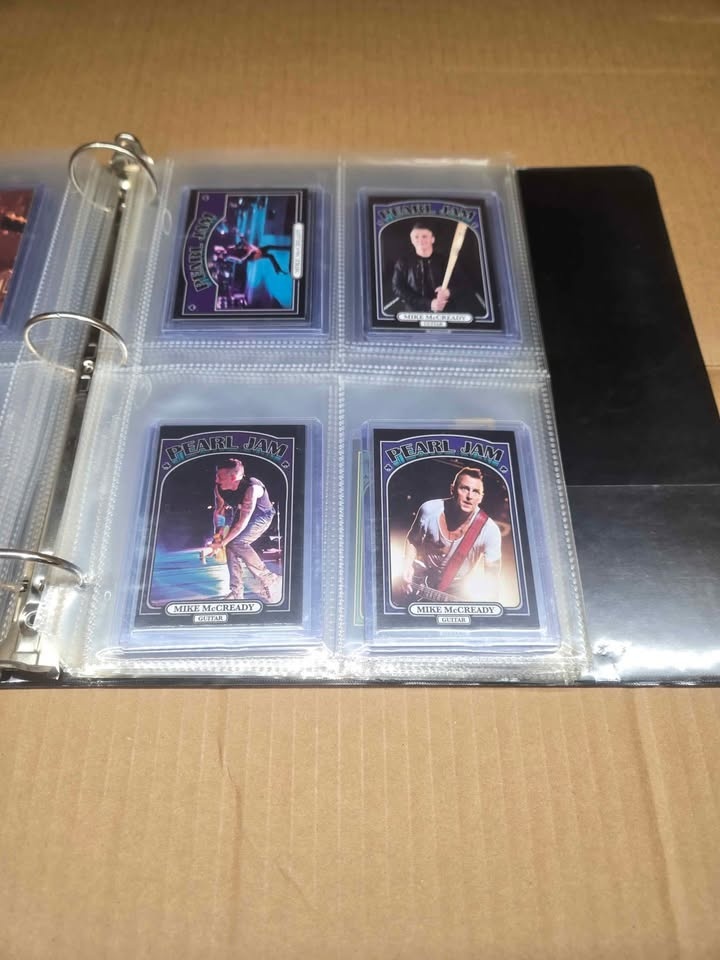 Pearl Jam Wilrigley 2013 Complete Card Set - photo 4