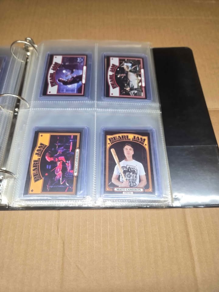 Pearl Jam Wilrigley 2013 Complete Card Set - photo 5
