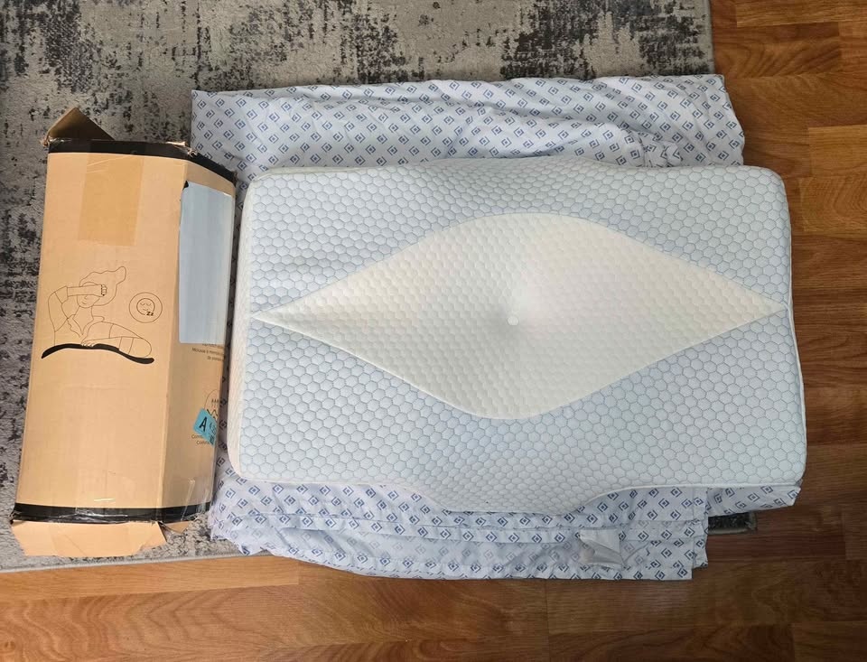 Bed Pillow- Brand New - photo 4