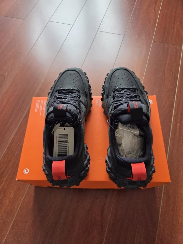 Jordan 1 Low Element Gore-Tex - Black Challenge Red - photo 5