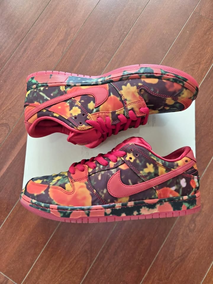Nike SB Dunk Low - The Wizard of Oz Poppy Field