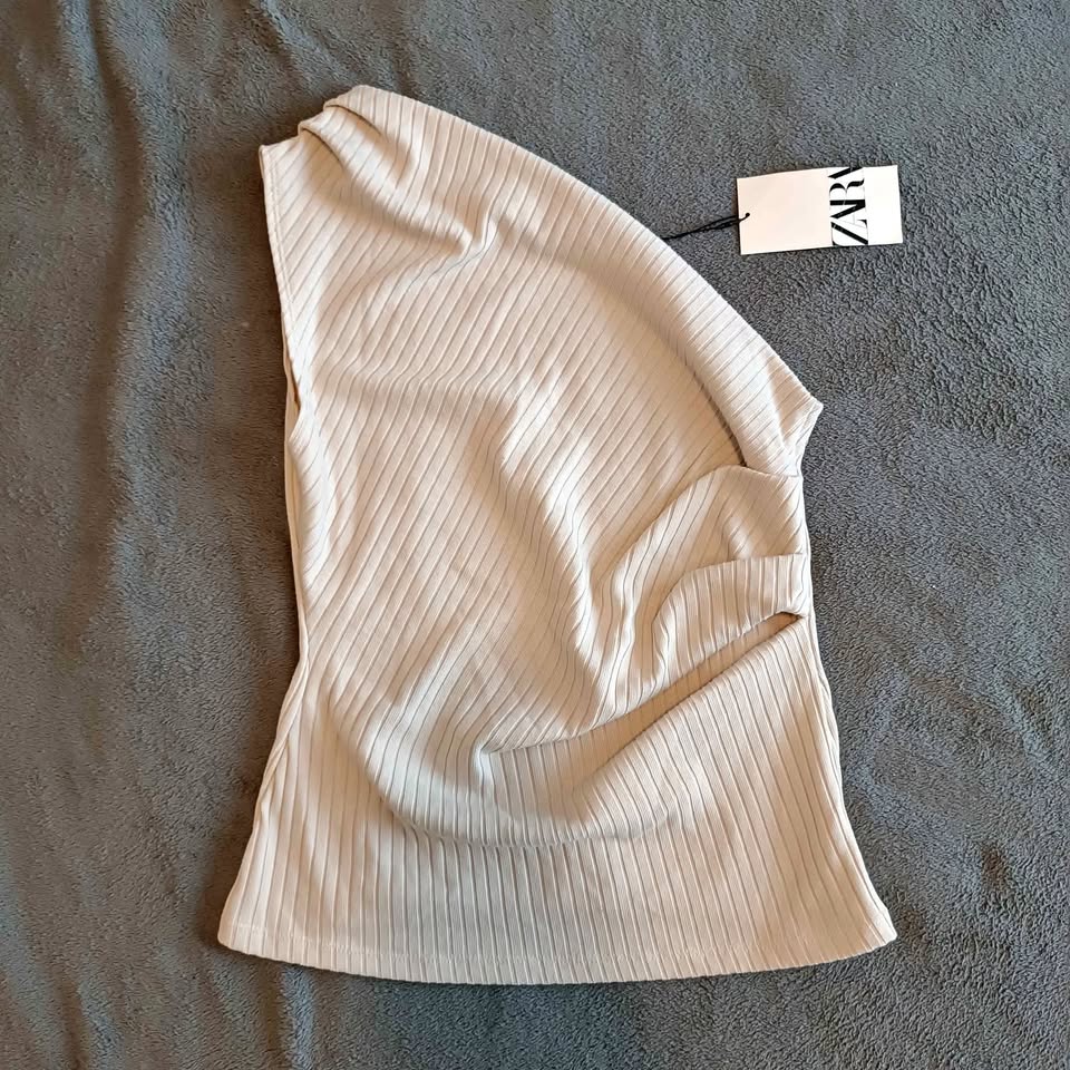 Light beige-ivory women's Sleeveless Top, Large