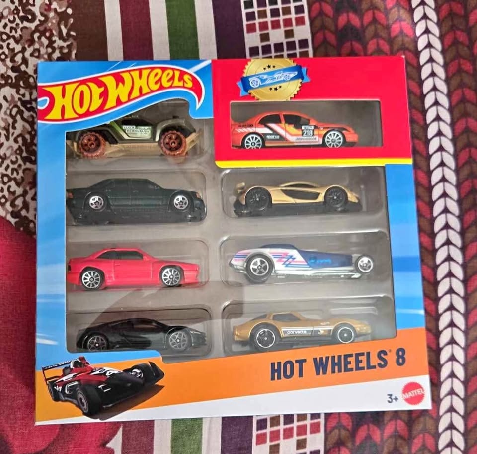 Hot Wheels Cars & Trucks Set - 8pk with 1 Exclusive Car