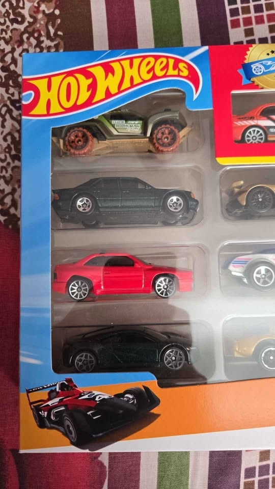 Hot Wheels Cars & Trucks Set - 8pk with 1 Exclusive Car - photo 2