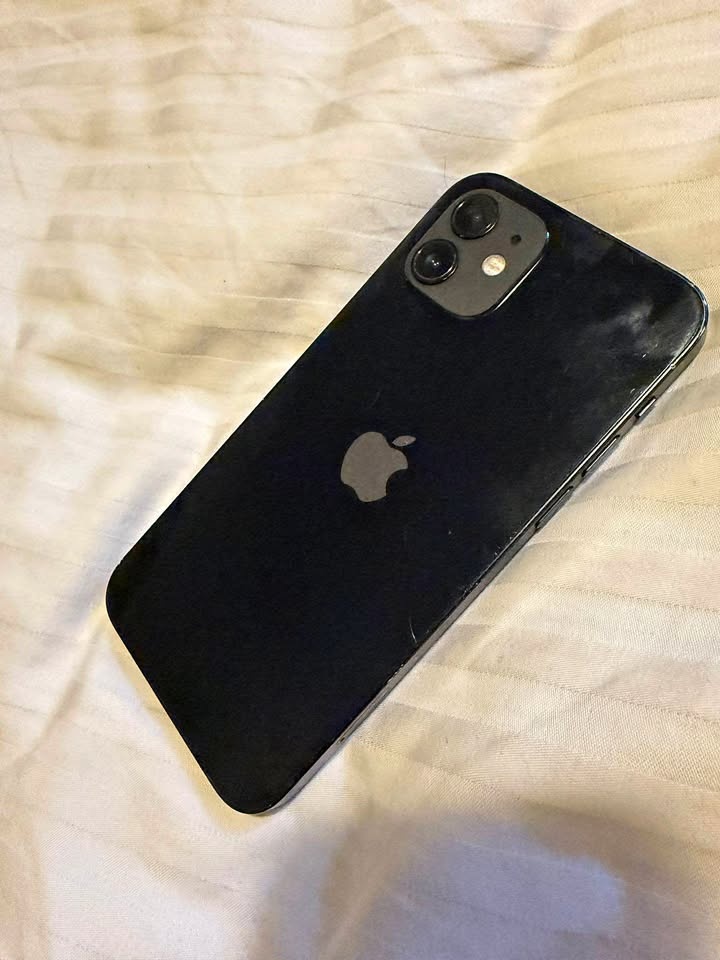 iPhone 12 64GB BH: 97%