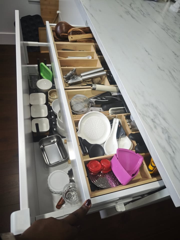 IKEA Kitchen Island - Ekbacken Countertop + Drawers - photo 3