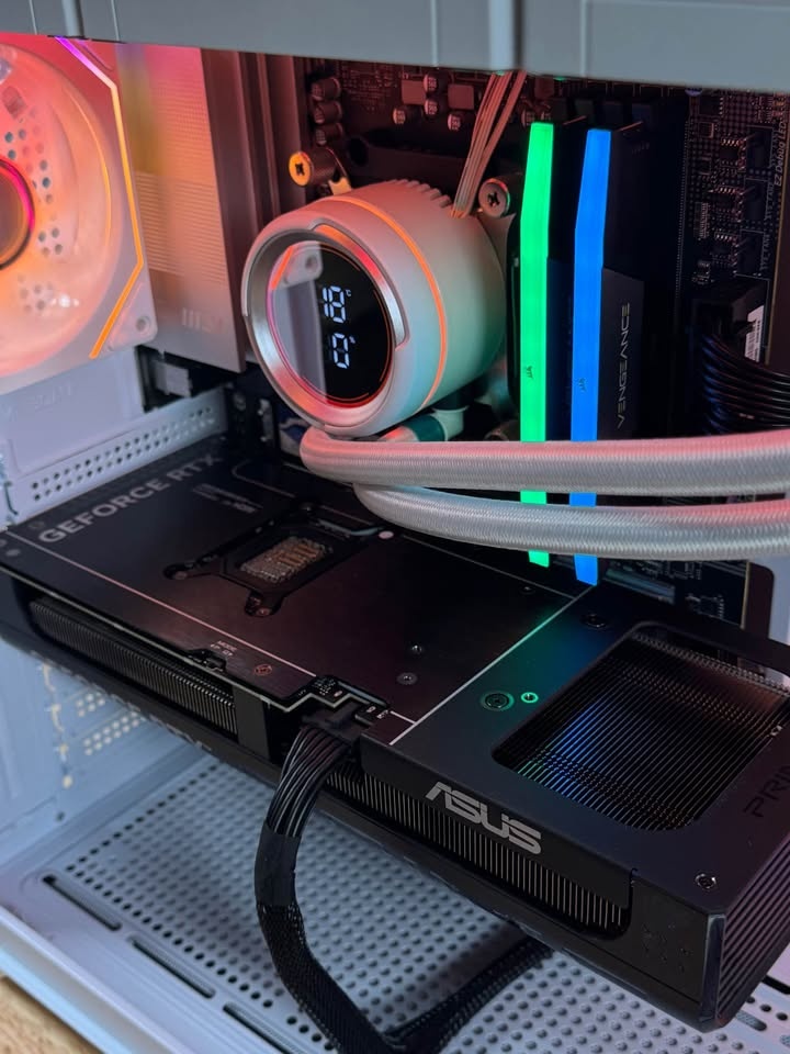 Ryzen 7 9700x | RTX 5070 | 32GB DDR5 | 1TB SSD - photo 2