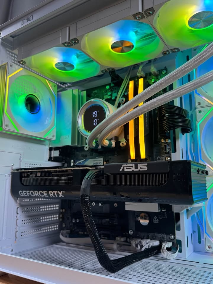 Ryzen 7 9700x | RTX 5070 | 32GB DDR5 | 1TB SSD - photo 3