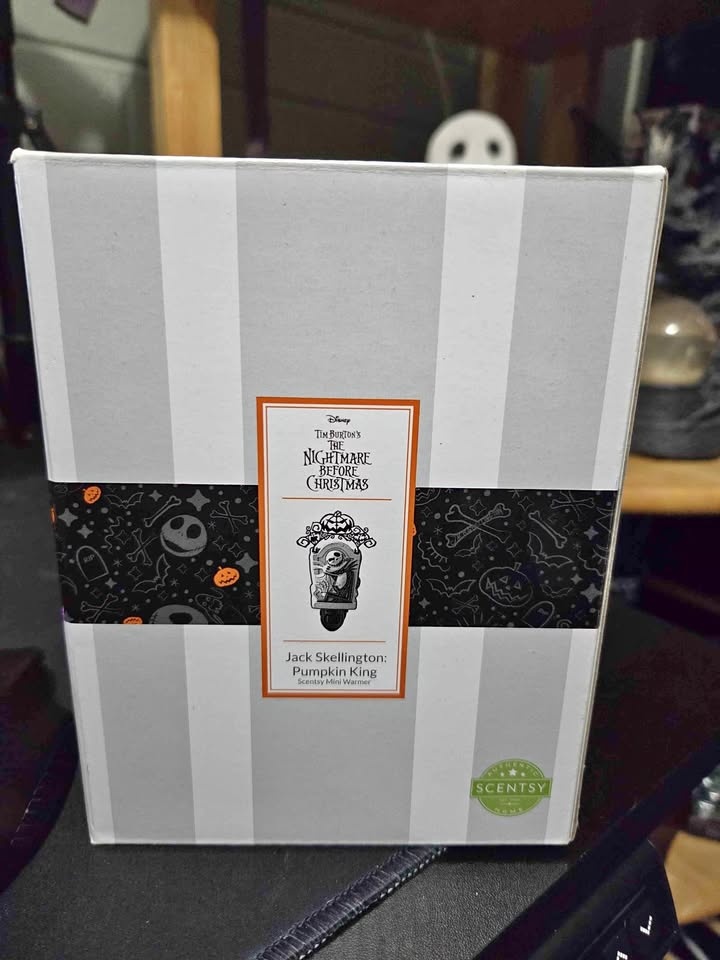 Scentsy Disney Nightmare Before Christmas Warmer & Wax Bar