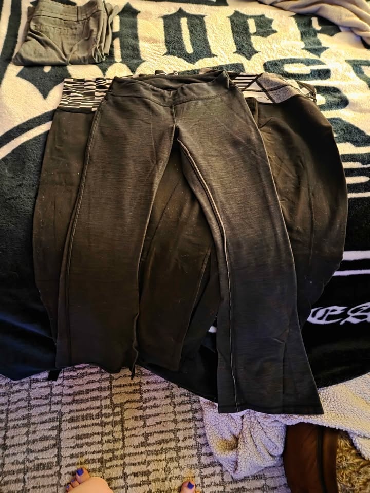 Lululemon Yoga Pants - Size 2 (3 Pairs) - photo 2