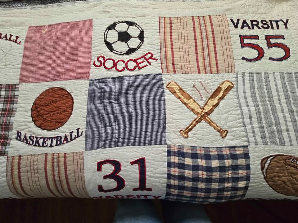 2 Sports Patchwork Quilt Blankets - Twin & Double - photo 3