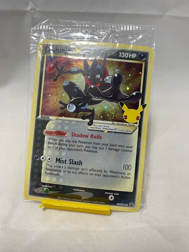 Pokémon Greninja Gold Star SWSH144 Celebrations Black Star Promo