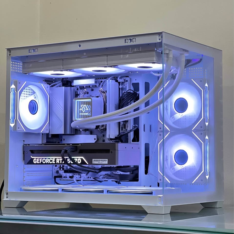 RTX 5070 WHITE Gaming PC - Ryzen 7 7700 - 32GB DDR5 RAM - 1TB NV