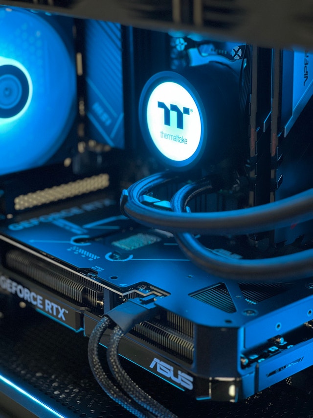 RTX 5070 Gaming PC - Ryzen 7 7800X3D - 32GB DDR5 RAM - 2TB SSD - photo 3