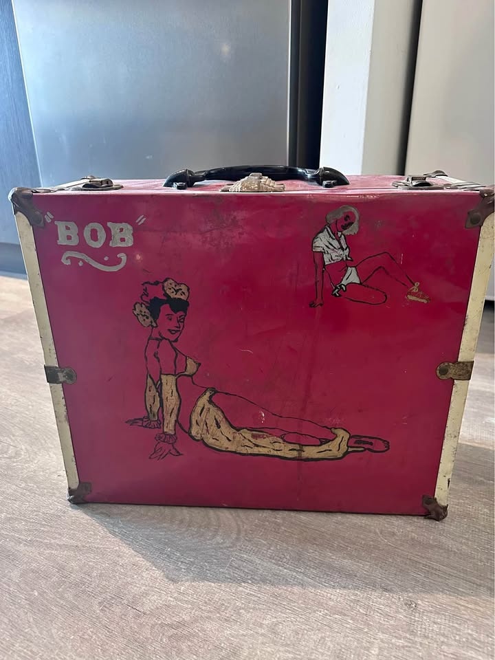 Vintage lunch box/carrying case box