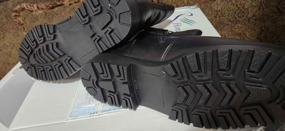 Brand new Men's zippered winter black boots - photo 4