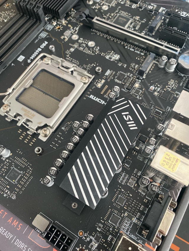 MSI PRO B650M-P Motherboard - photo 3