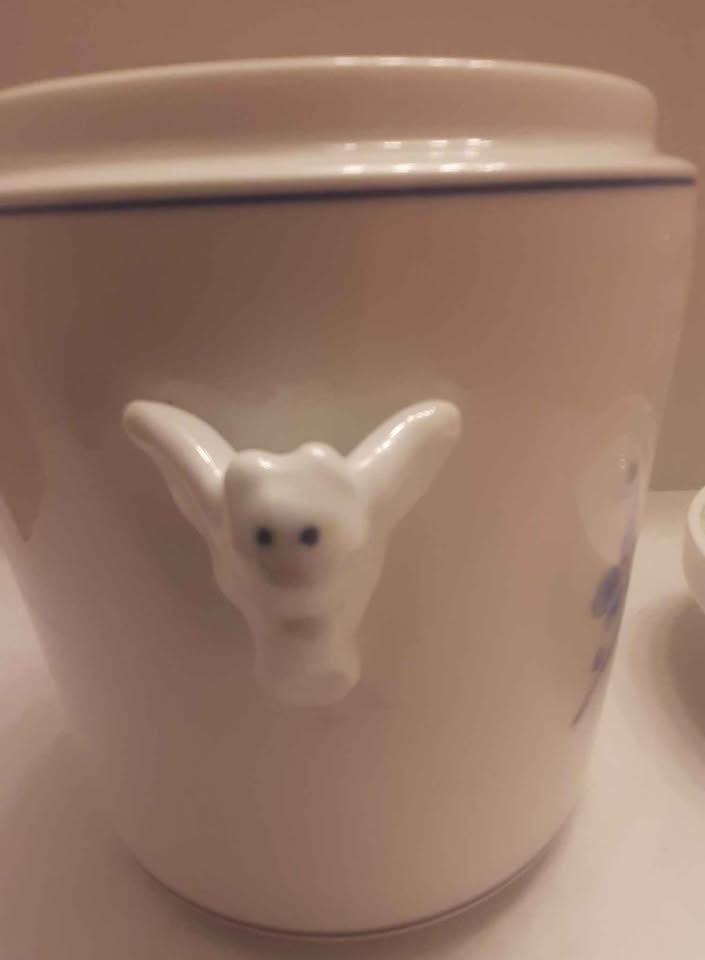 vintage Cheng's White Jade Porcelain Covered Jar. - photo 4