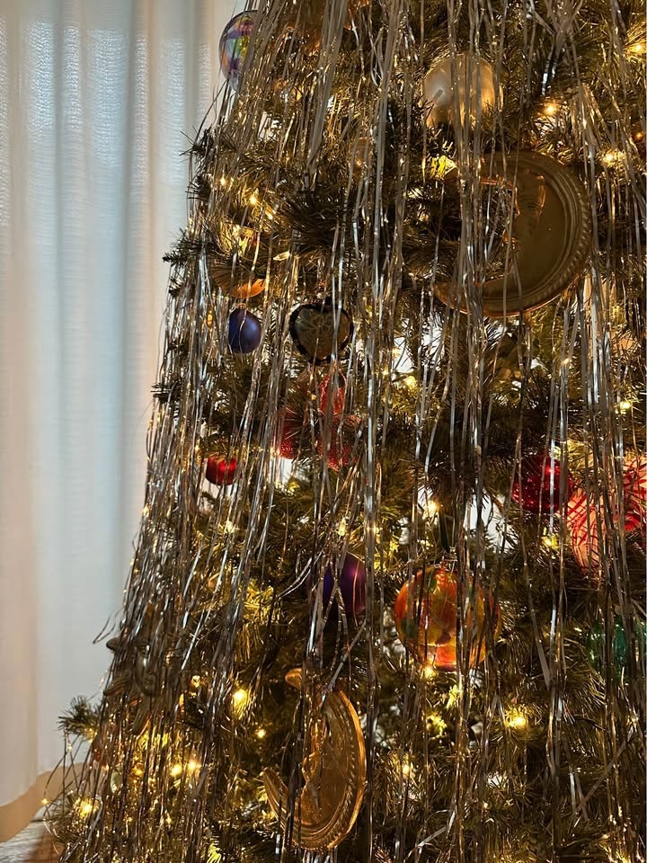 Free Artificial Christmas Tree - photo 3