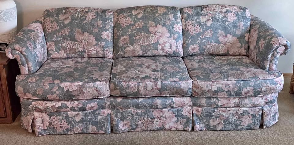 Vintage Floral Sofa & Loveseat Set