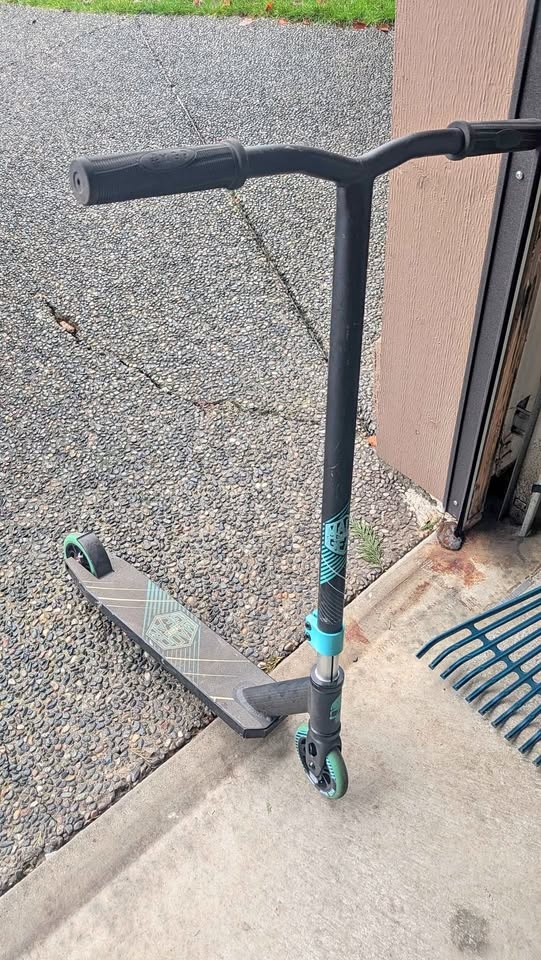 Madd Gear Trick Scooter Ages 8-12