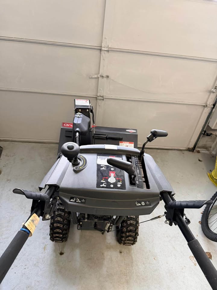 Briggs & Stratton 1150 SnowSeries 250cc OHV Snow Blower - photo 3