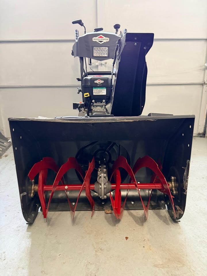 Briggs & Stratton 1150 SnowSeries 250cc OHV Snow Blower - photo 4
