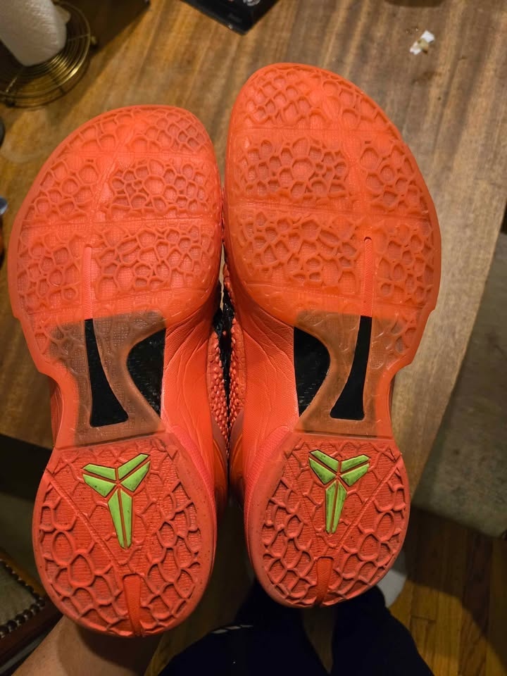 Kobe 6 Reverse Grinch - photo 5