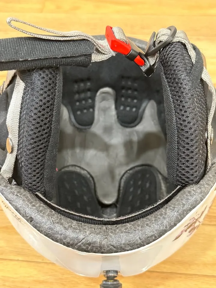 Firefly Ski Helmet for Kids: Safety & Style Combined! image indicator(2)