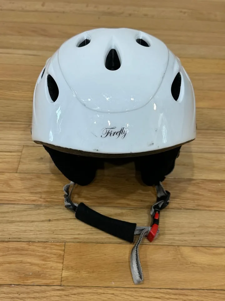 Firefly Ski Helmet for Kids: Safety & Style Combined! image indicator(3)