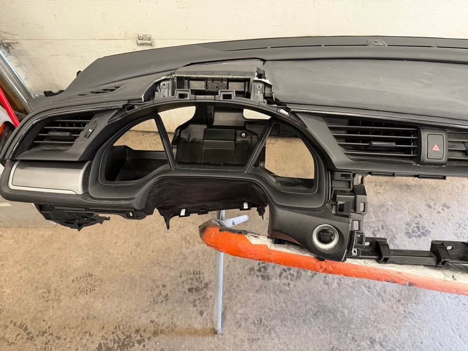 Honda Civic Dashboard 2016-2021 - photo 2