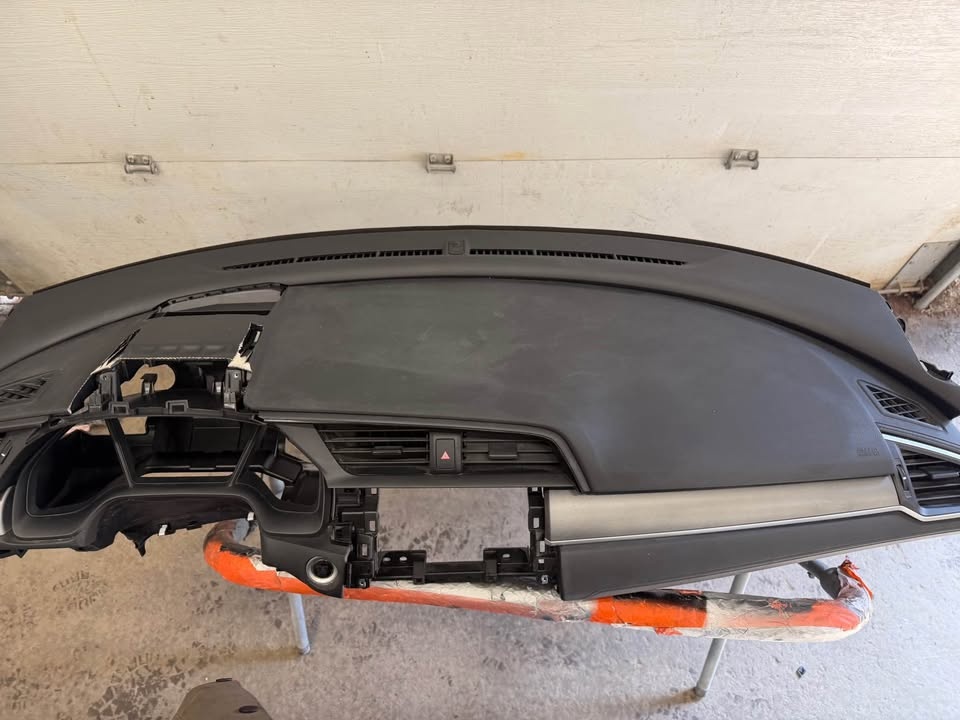 Honda Civic Dashboard 2016-2021 - photo 4