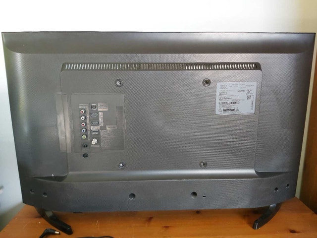 Samsung 32" HD TV Model UN32J4000AF - photo 4