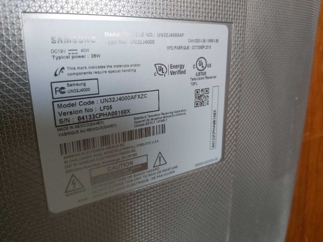 Samsung 32" HD TV Model UN32J4000AF - photo 5