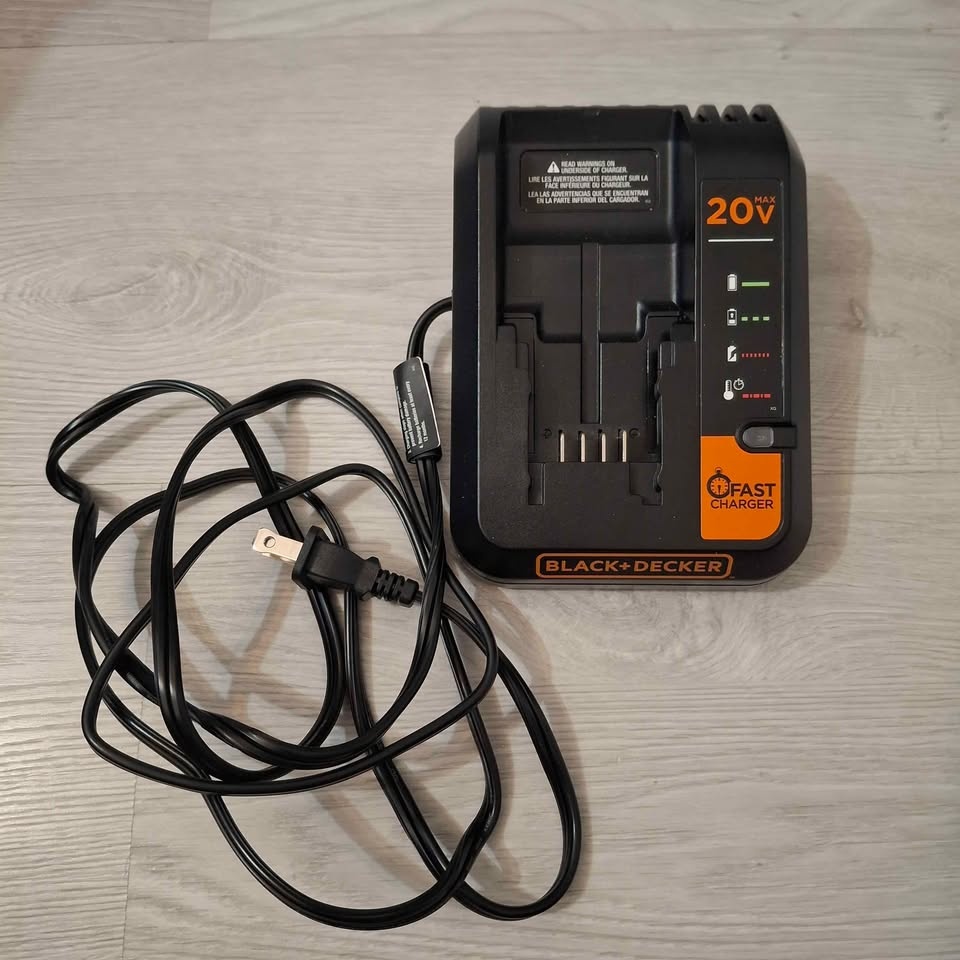 Black+Decker 20V Max Fast Charger - photo 2