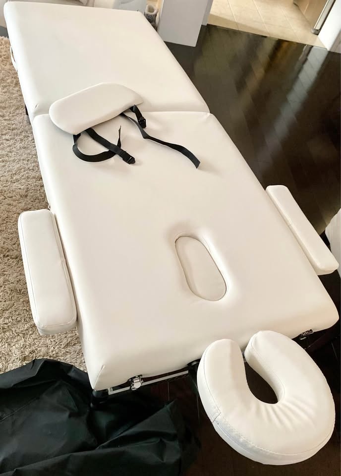 Professional Massage Table & lash tech accessories - photo 2
