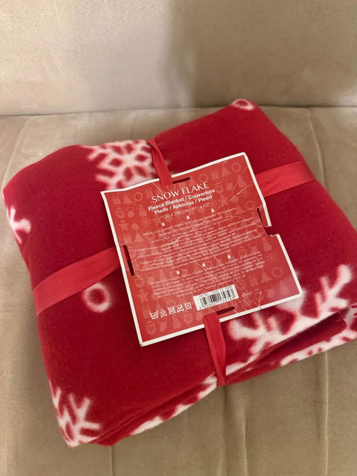 Red blanket - photo 2
